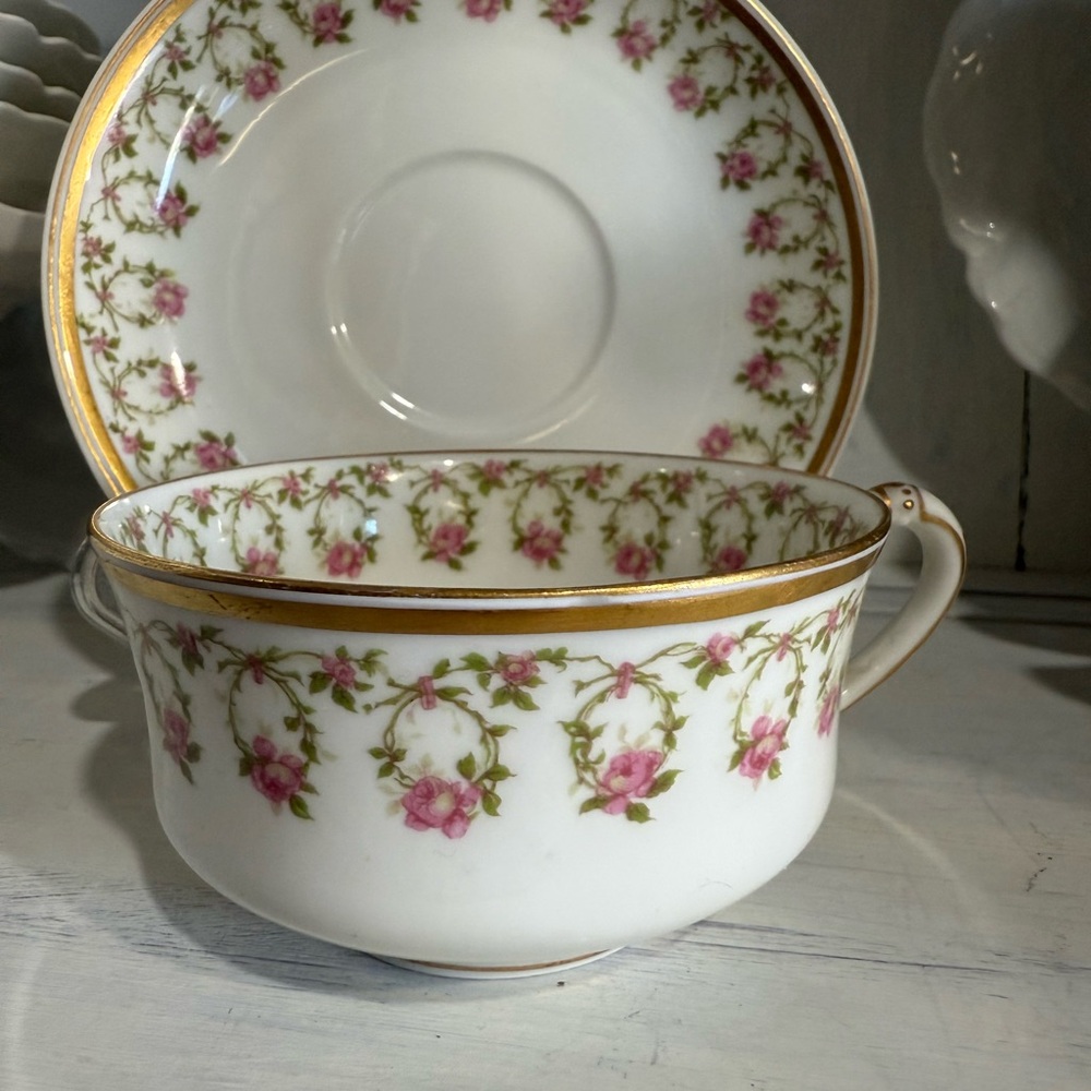 Haviland France teacup and saucer - Picture 2 of 4